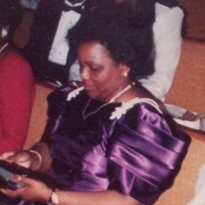 Meet your Posher, Dee